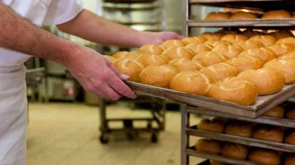 Propietarios de panaderías piden que supermercados dejen de elaborar panes