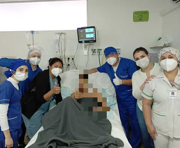 HRE: PACIENTE DE ALTA LUEGO DE 60 DÍAS DE INTERNACIÓN Y UNA DURA BATALLA