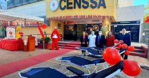La Nación / Entregaron al Censsa sillones portátiles para donación voluntaria de sangre
