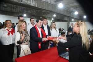 Velázquez inscribió su candidatura en la Junta de Gobierno - El Trueno