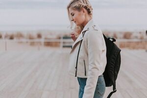 Guía básica para que tus prendas de ecocuero no se estropeen