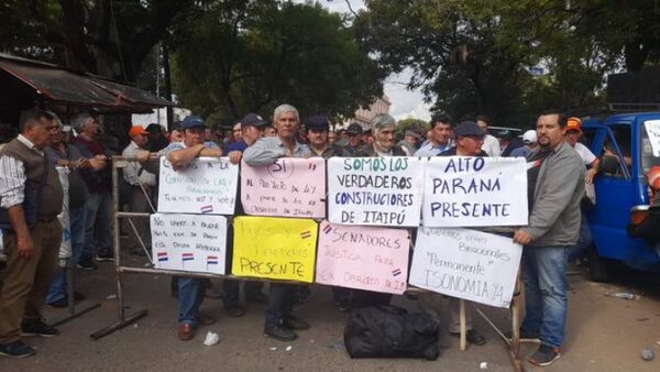 Aprobaron en Senado proyecto de compensación a obreros que construyeron Itaipú