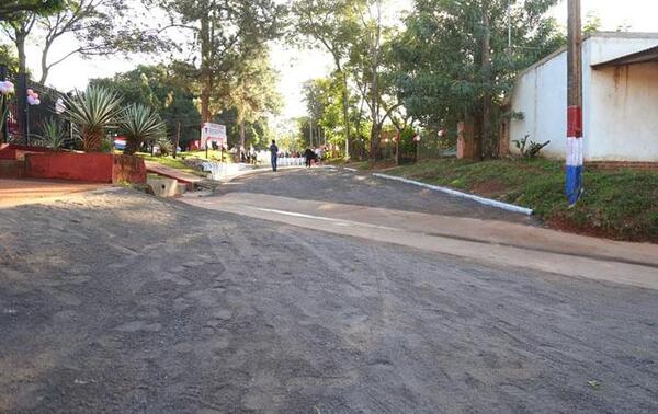 Inauguran empedraro, muro y badén en el barrio Costa Alegre de Coronel Oviedo – Prensa 5