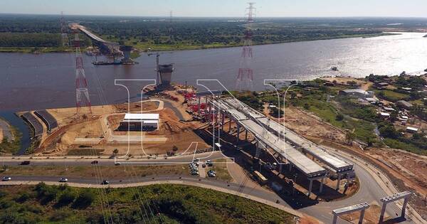 La Nación / Puente Héroes del Chaco está con un 60% en avance de las obras