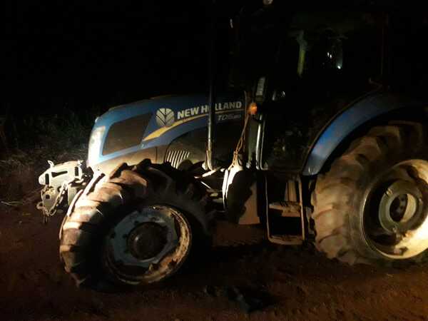 C.A.L.: ATRACADORES TUVIERON A SUS VÍCTIMAS POR 6 HORAS Y SE LLEVARON HASTA EL TRACTOR