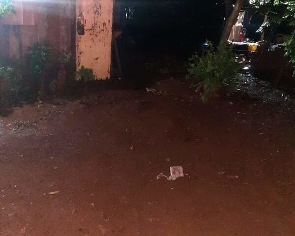 Dejó a su ména y él la mató mientras iba al baño