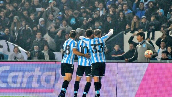 Matías Rojas marca un golazo en triunfo de Racing