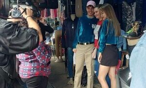 Los bailarines en capilla fueron al mercados 4 en busca de votos | Telefuturo