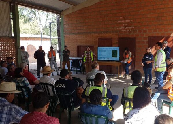 Ruta de la Leche: socializan obra con autoridades, frentistas y líderes de la comunidad