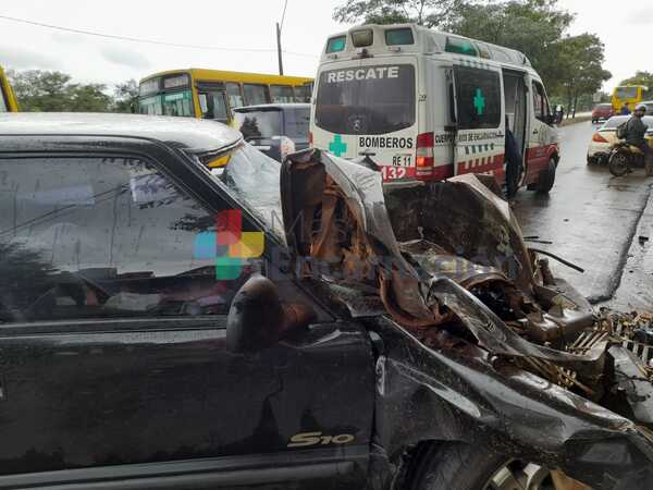 Aparatoso accidente en la avda. Bertoni dejó un lesionado