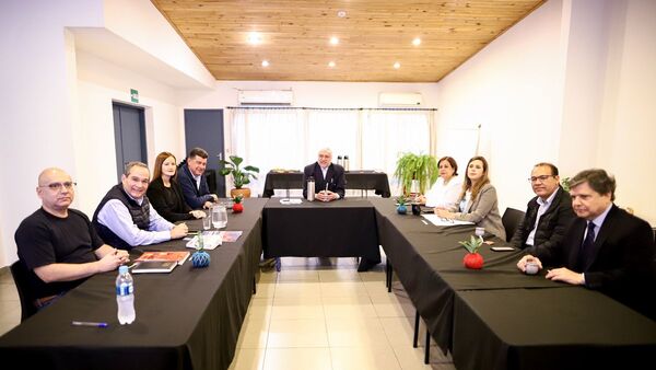 Cumbre de presidenciables de la oposición con ausencia de Patria Querida