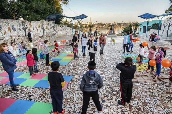 Niñas y niños de Encarnación se divierten en Ludotecas móviles