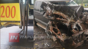 VEHÍCULO CHOCÓ VIOLENTAMENTE CONTRA UN ÓMNIBUS EN ENCARNACIÓN