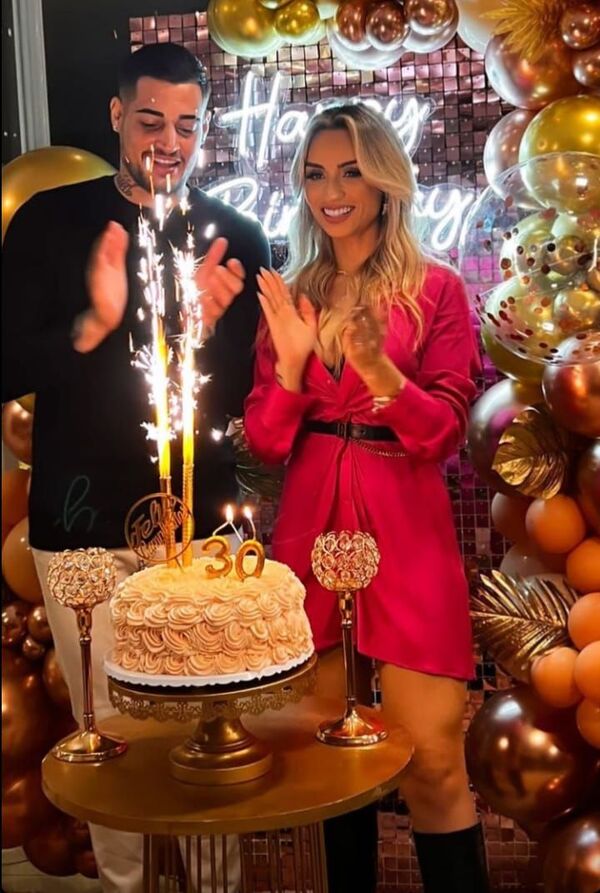 Shay Victorio, novia del arquero de Cerro, celebró sus tres décadas de vida - Gente - ABC Color