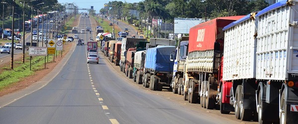 Camioneros acusan a empresarios de mentir sobre combustibles y amenazan con movilización - ADN Digital