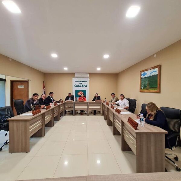 Antonia López volvió a ser elegida como presidenta de la Junta Departamental de Caazapá - Nacionales - ABC Color