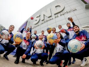 SND entrega utensilios deportivos a la ENEF - Polideportivo - ABC Color