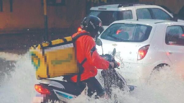 Deliverys cobrarán más caro su servicio ante suba de combustible