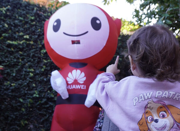 Huawei celebró la primera edición de ”Conectarte”, un espacio digital para las familias.