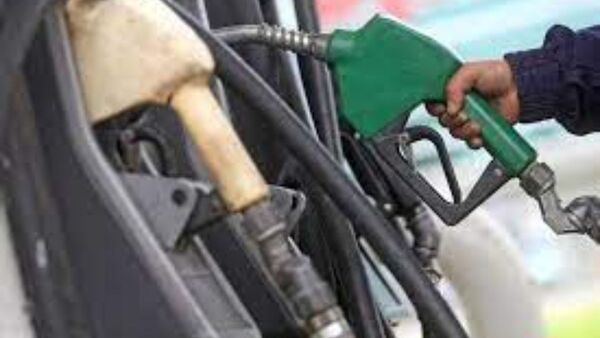 Petropar subirá precio de combustibles desde la madrugada del lunes