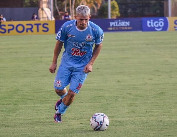 Resistencia desvincula a “Chapa” Martínez - Fútbol - ABC Color