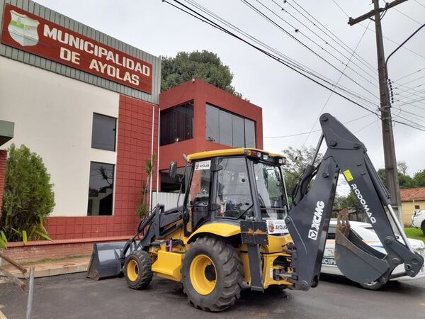 Comuna de Ayolas adquiere retroexcavadora - Nacionales - ABC Color