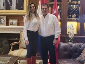 Diputada Guadalupe Aveiro oficializa su pase a Honor Colorado - Política - ABC Color