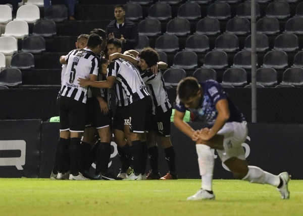 Libertad vence a Guaireña y seguirá cómodo en la punta - PARAGUAYPE.COM