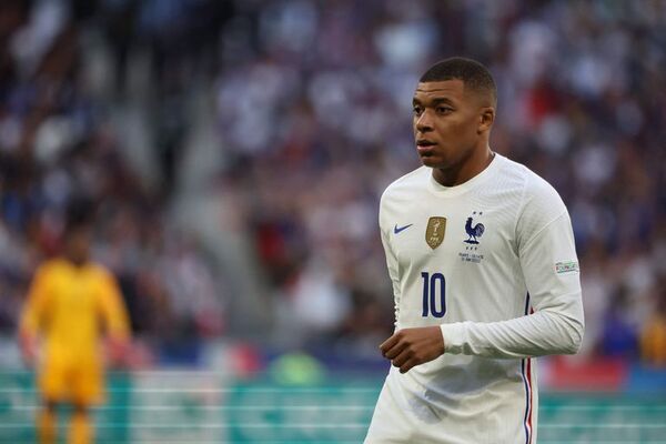 Liga española pide revocar el nuevo contrato de Mbappé - Fútbol - ABC Color