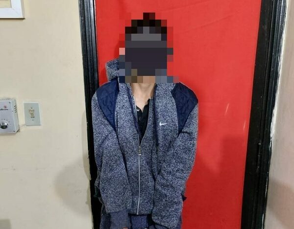 Diario HOY | Detienen a hombre por robo de celular en la Chacarita