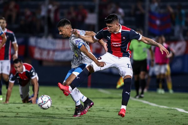 Versus / Cerro Porteño, obligado a ganar al "12" para no dejar escapar a Libertad - PARAGUAYPE.COM