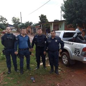 Policia Nacional y Policia Militar recuperan en el lado brasileño motocicleta robada en General Genes - Radio Imperio