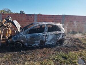 Capiatá: Hallan cadáver calcinado en un vehículo incinerado