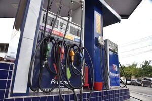 Petropar aumenta precios de combustible desde este lunes - Radio Imperio