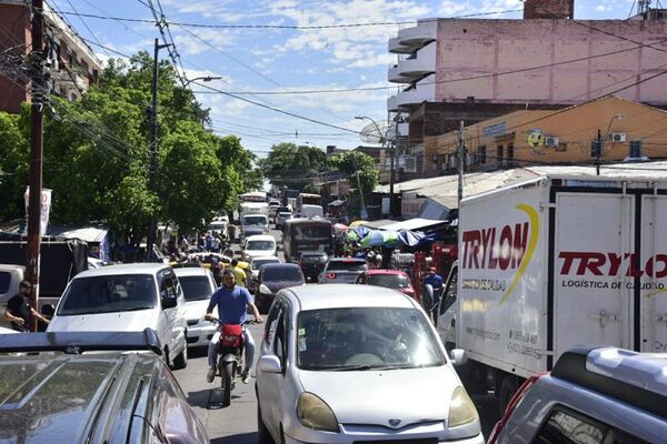 Suba de combustibles: “Hay que comenzar a racionalizar el uso del vehículo” - Economía - ABC Color