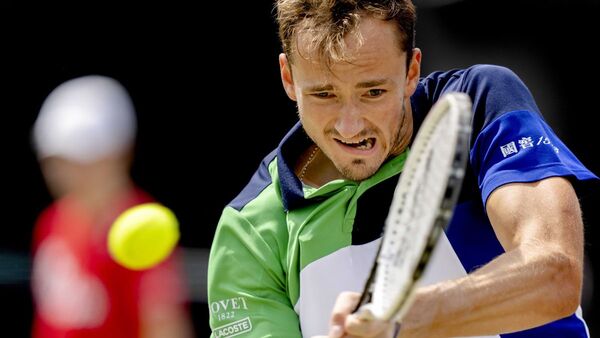 Medvedev alcanza su tercera final de la temporada
