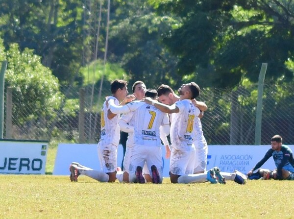Victorias sabatinas de Guaraní de Trinidad y Atlético Colegiales - APF