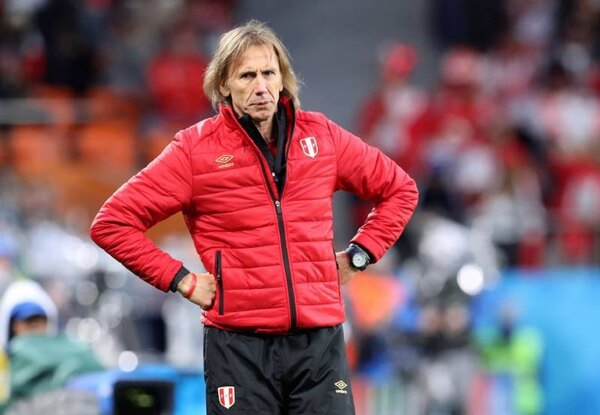 Perú quiere que Ricardo Gareca siga al frente de la Selección