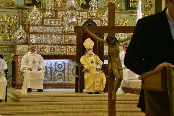 Iglesia insta a combatir todo lo corrupto y mentiroso en misa de Corpus Christi - Nacionales - ABC Color