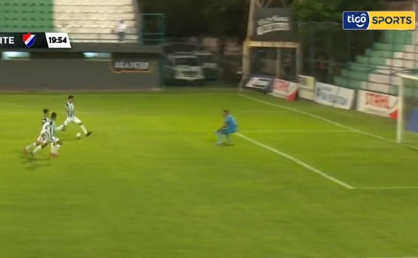 “Angurria” de jugador frustra un gol cantado - PARAGUAYPE.COM