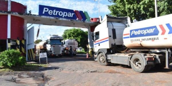 Garantizan provisión de combustibles a través de Petropar
