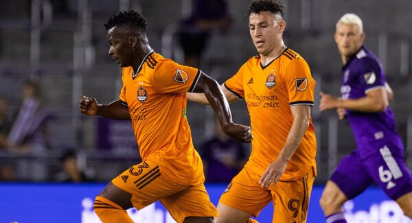 'Sebas' Ferreira anotó y fue figura, pero Houston Dynamo cayó ante Orlando City