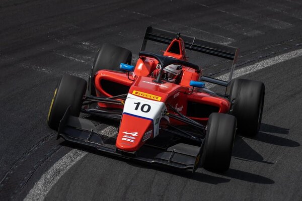 Duerksen y otra remontada épica en Zandvoort