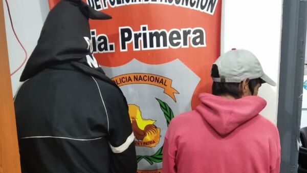 Apresaron a 5 personas por tirar su basura en la vereda