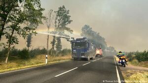 Evacuan a 700 personas por incendio forestal en las afueras de Berlín