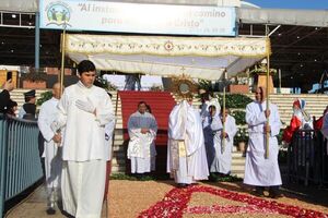 Celebraron día de Corpus Christi en la misa de Caacupé - Nacionales - ABC Color