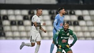 Olimpia remonta y destroza a Resistencia
