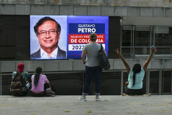 Gustavo Petro, el primer izquierdista que es elegido presidente de Colombia - Mundo - ABC Color