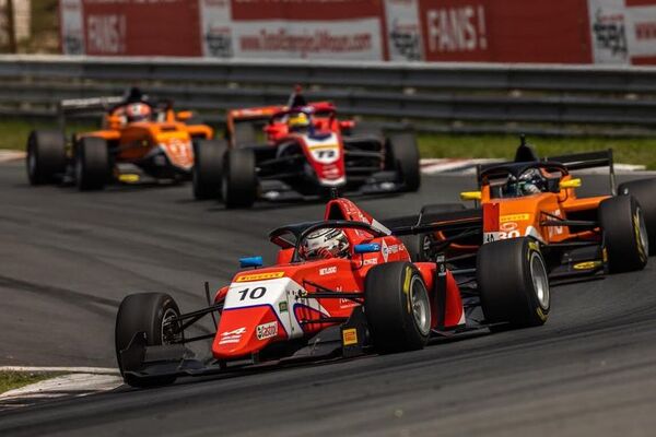Joshua remonta 17 posiciones en Zandvoort - ABC Motor 360 - ABC Color