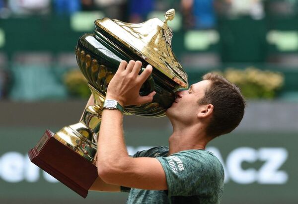 Tenis: Hurkacz pelotea a Medvedev en Halle - Polideportivo - ABC Color